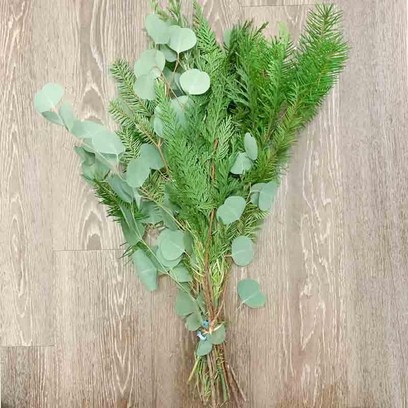 What to expect from holiday greenery bundles